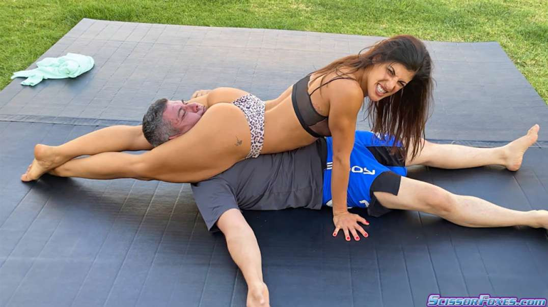 abdul haris recommends Mixed Wrestling Headscissors